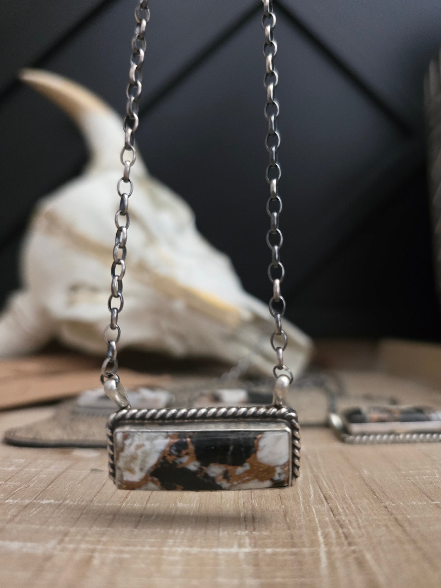 THE AUGUSTINE LARGO WHITE BUFFALO AND BRONZE LARGE BAR NECKLACE