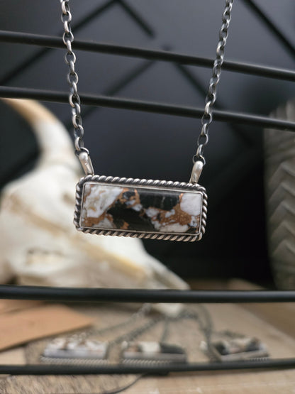 THE AUGUSTINE LARGO WHITE BUFFALO AND BRONZE LARGE BAR NECKLACE