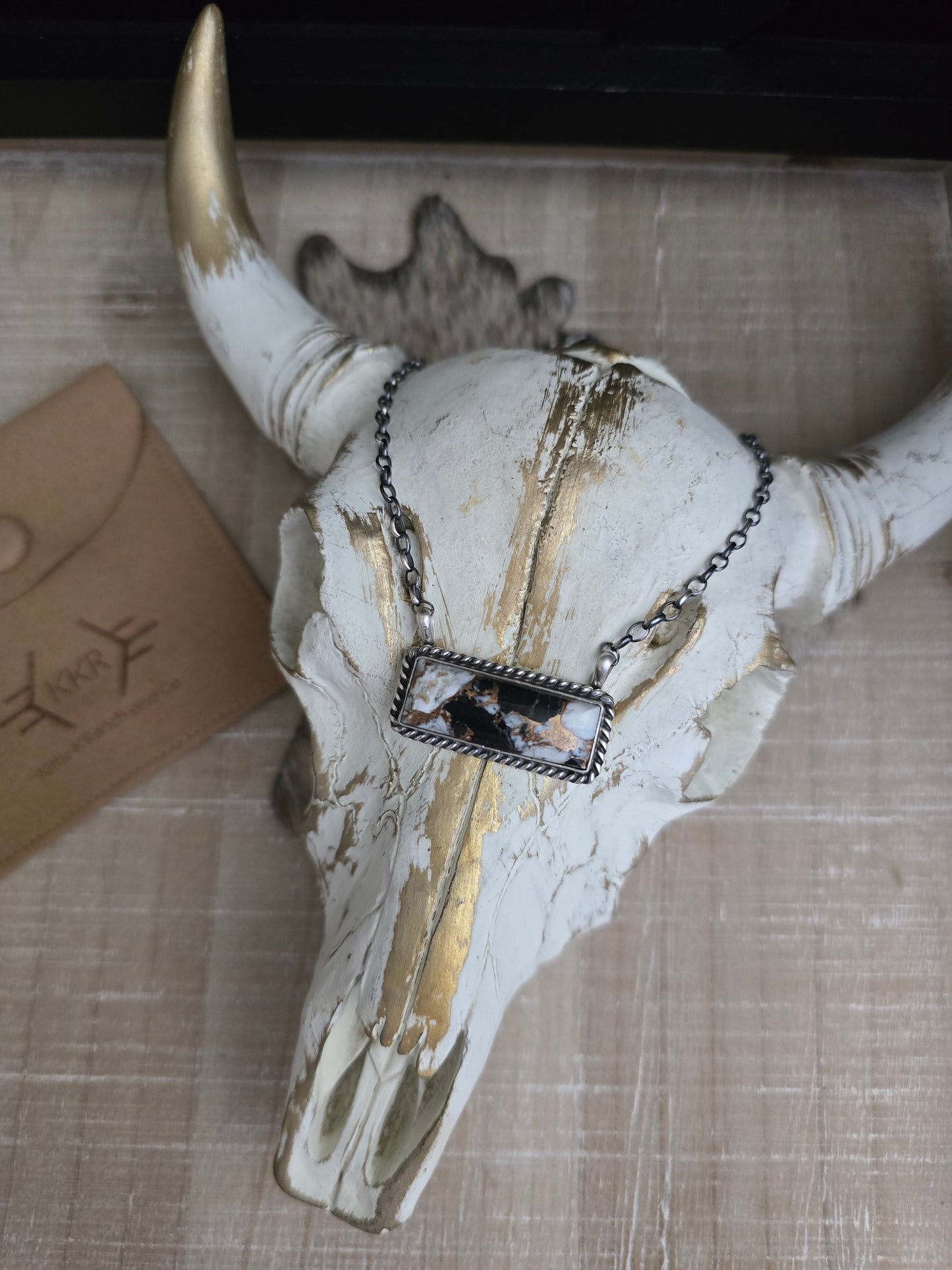 THE AUGUSTINE LARGO WHITE BUFFALO AND BRONZE LARGE BAR NECKLACE