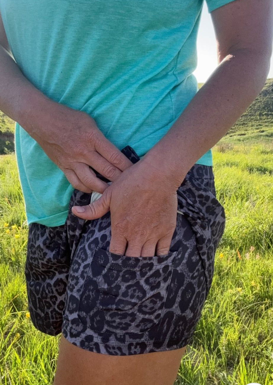 NIGHT LEOPARD SHORTS