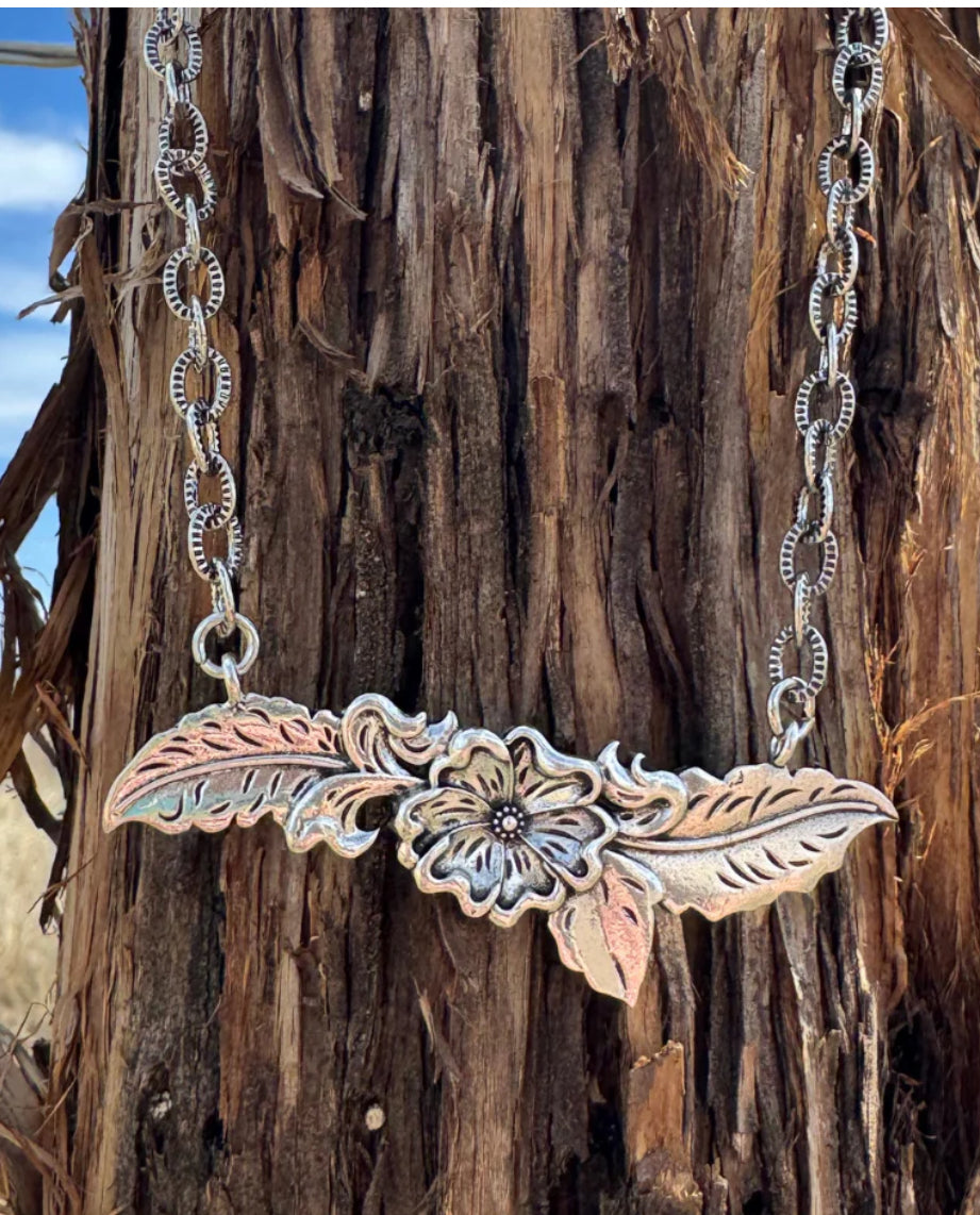 TOOLED LEATHER NECKLACE