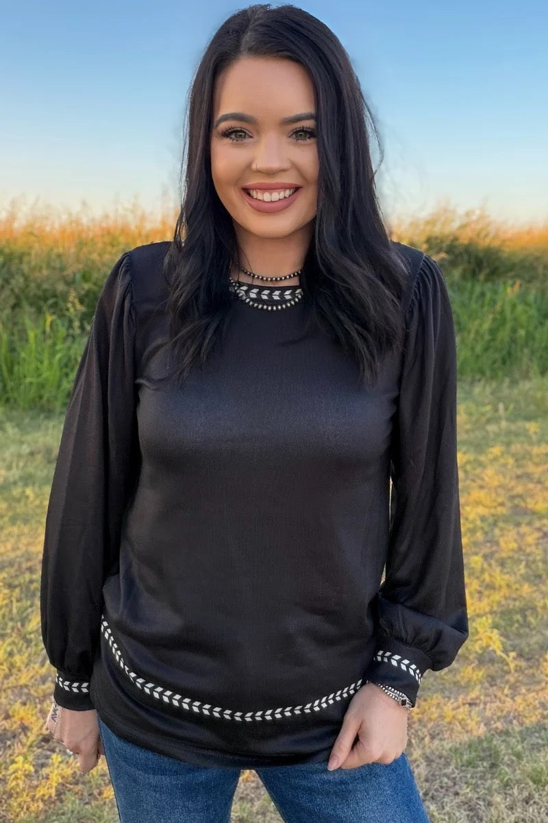 BUCKSTITCH CHARM TOP