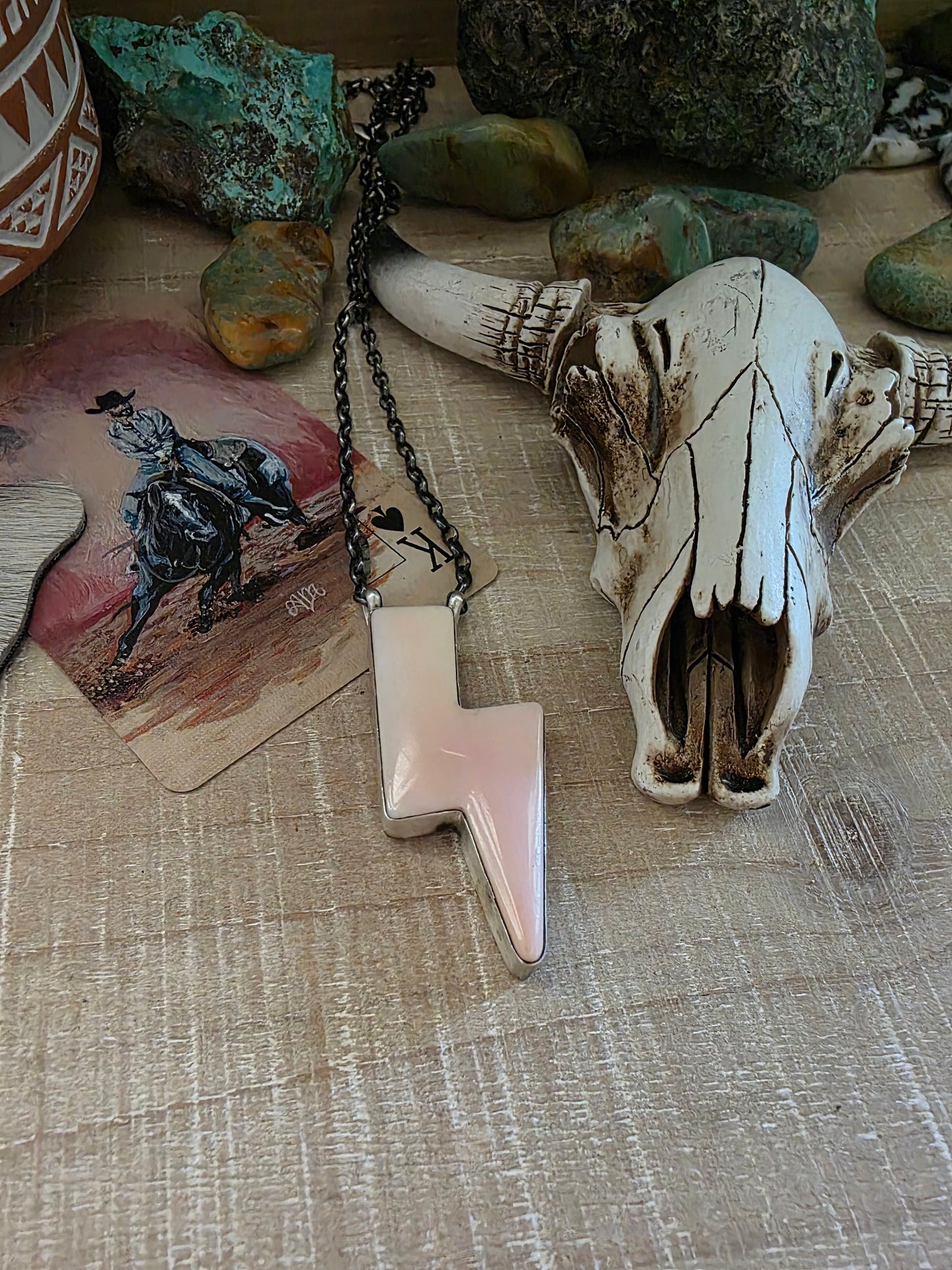 THE DONOVAN SKEETS PINK CONCH SHELL LIGHTNING BOLT NECKLACE